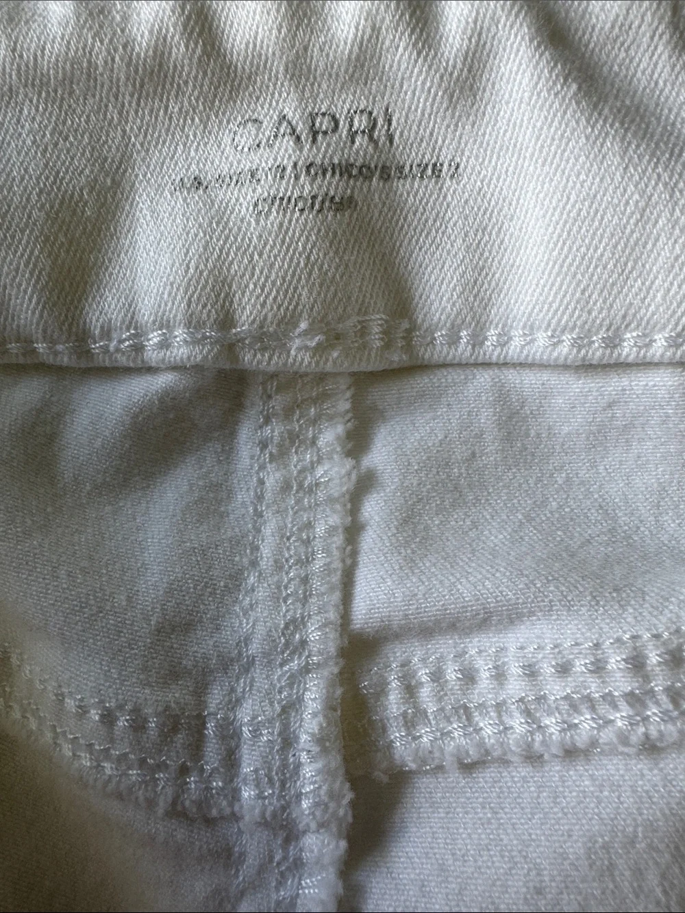 Chico's White Cropped Triple Frayed-Hem Pull On Pants Size 2 (10/12) - Picture 7 of 8